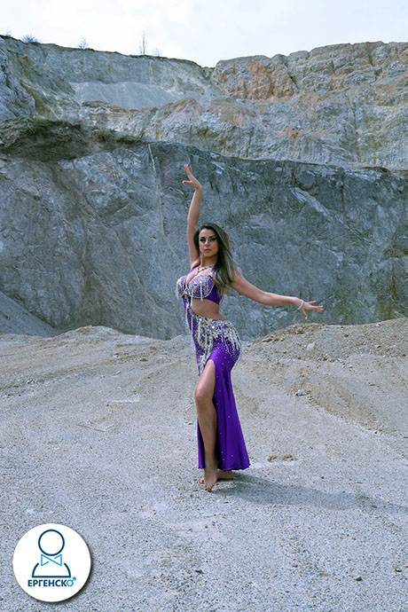 Belly Dance Танцьорки за частни партита и програми за клубове. Горещо Ориентал шоу за всеки повод и празник. 